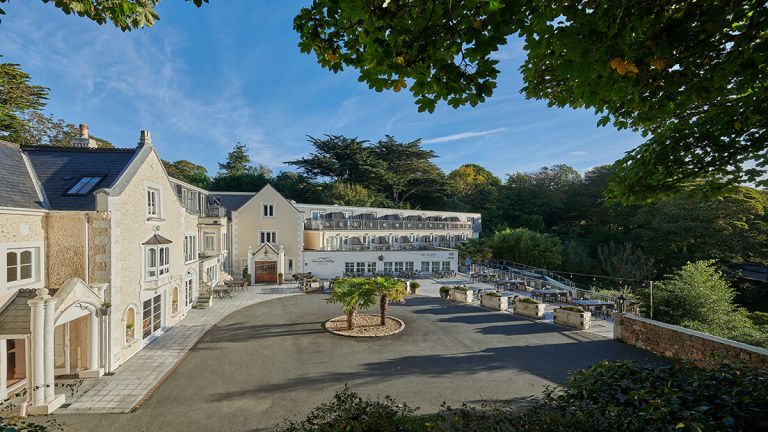 FERMAIN VALLEY HOTEL