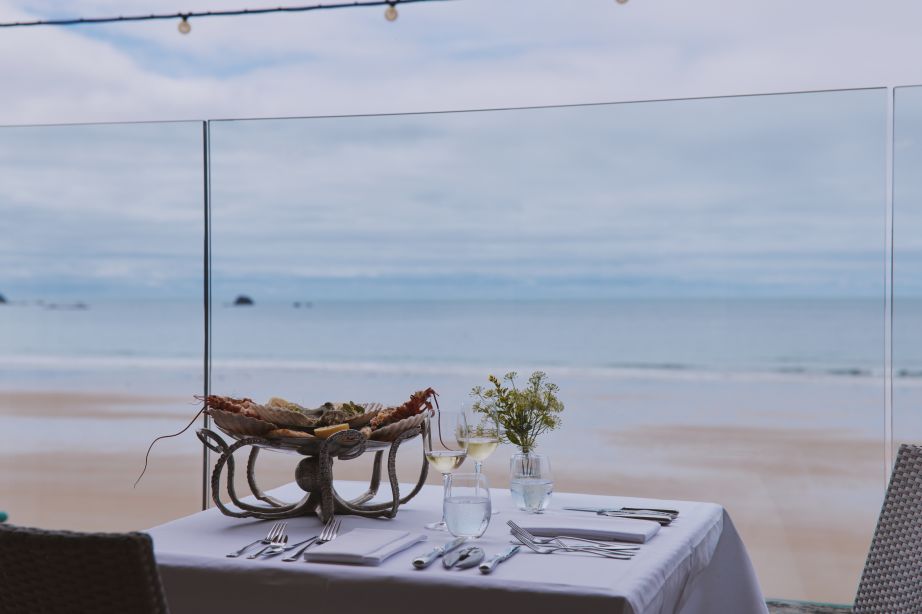 The Bollinger Champagne Terrace, L'Horizon Beach Hotel & Spa