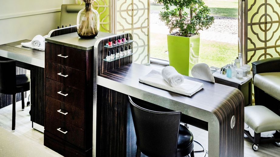 Nail Bar